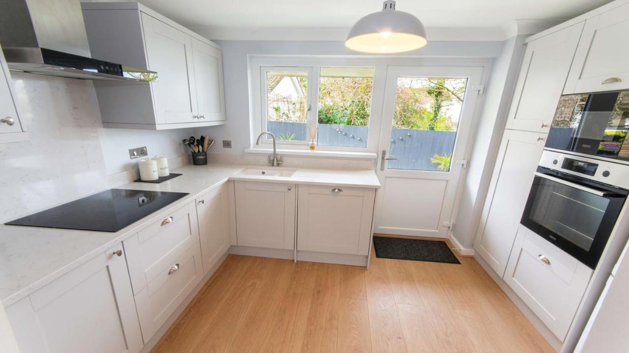 Oceanside Croyde, Scandi Inspired Cottage Close To Croyde Beach - Sleeps 6 Exterior photo